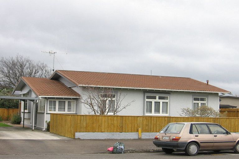 Photo of property in 30 Dahlia Street, Palmerston North, 4410