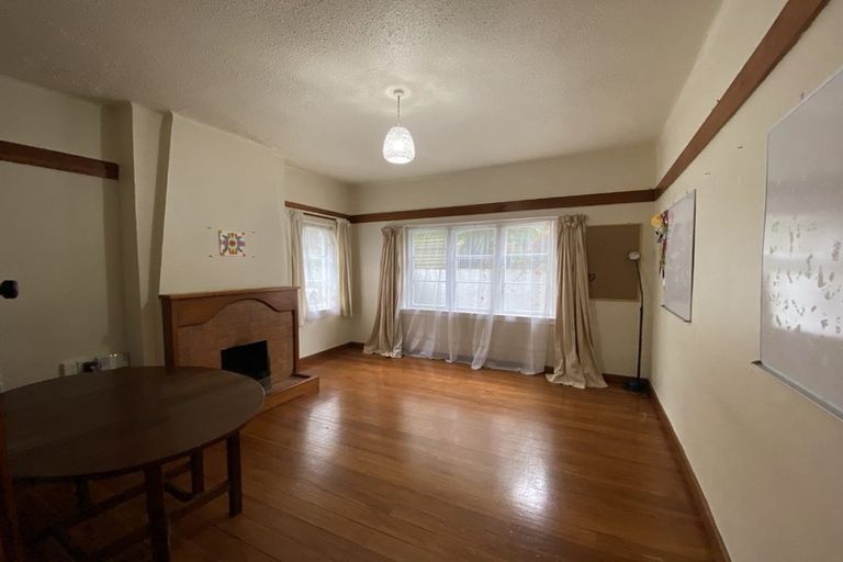 Photo of property in San Marino Apartments, 2/4 Oak Park Avenue, Te Aro, Wellington, 6011