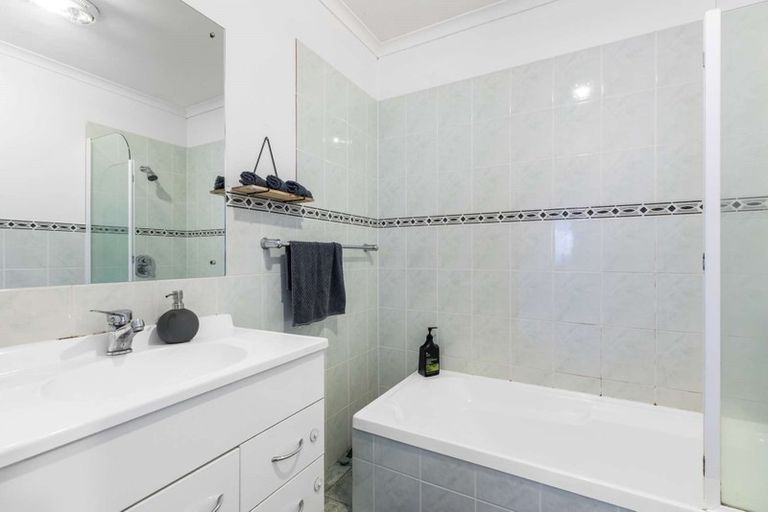 Photo of property in 6 Genesis Place, Flat Bush, Auckland, 2019