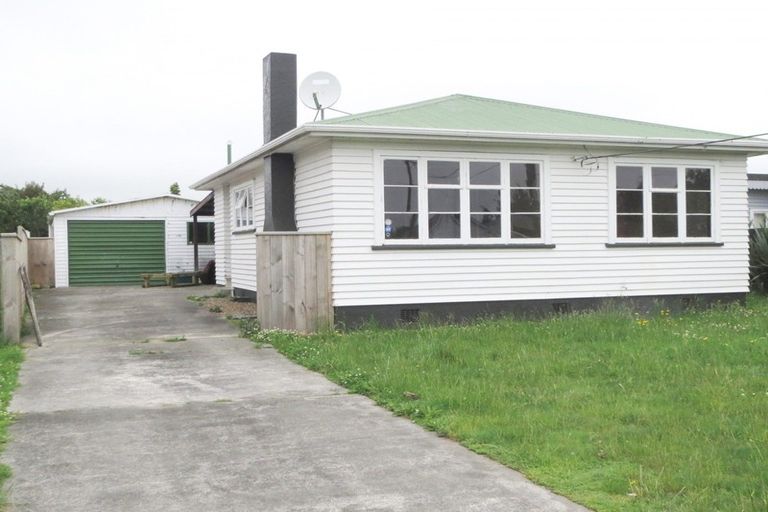 Photo of property in 11 Mckenzie Street, Levin, 5510