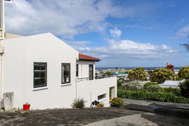 Photo of property in 85a Eliot Street, New Plymouth, 4310