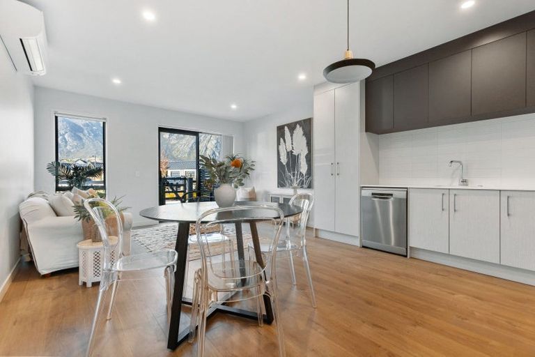 Photo of property in 8 Mcgibbon Lane, Jacks Point, 9371