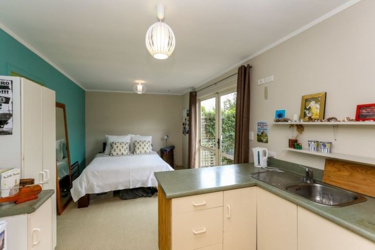 Photo of property in 19 Cumming Street, Okato, 4335