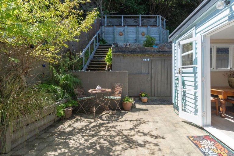 Photo of property in 71 Muritai Road, Eastbourne, Lower Hutt, 5013