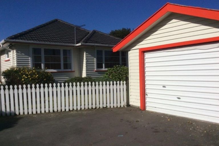 Photo of property in 2/11 Dunedin Street, Redwood, Christchurch, 8051