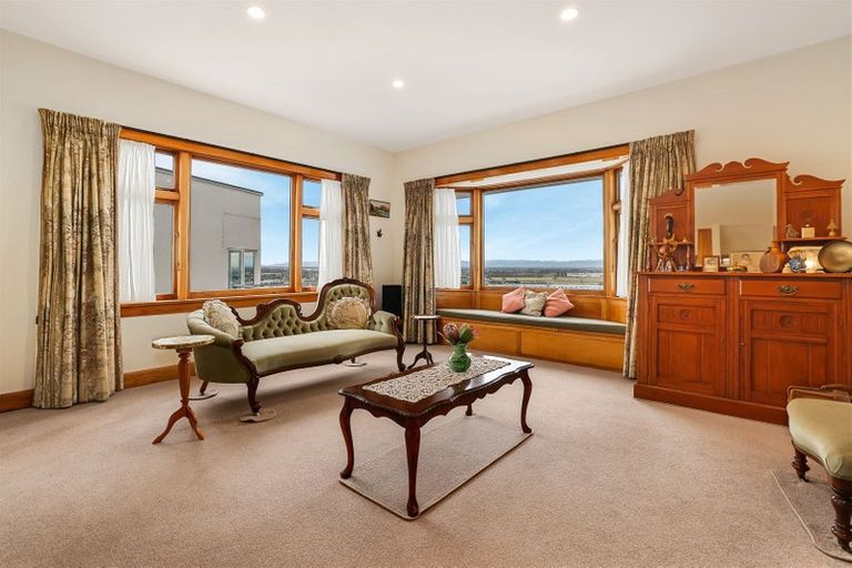 Photo of property in 40 Saint Andrews Hill Road, Mount Pleasant, Christchurch, 8081