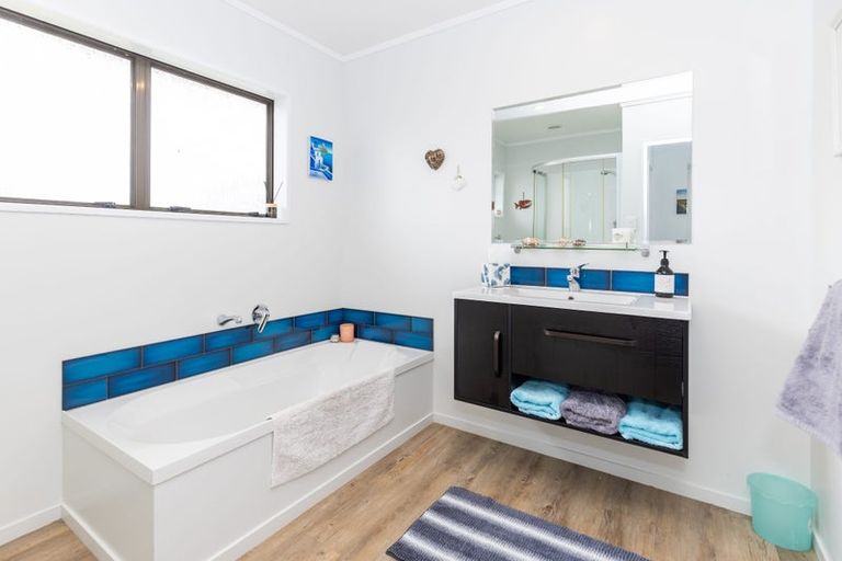 Photo of property in 27 Russleigh Drive, Dinsdale, Hamilton, 3204