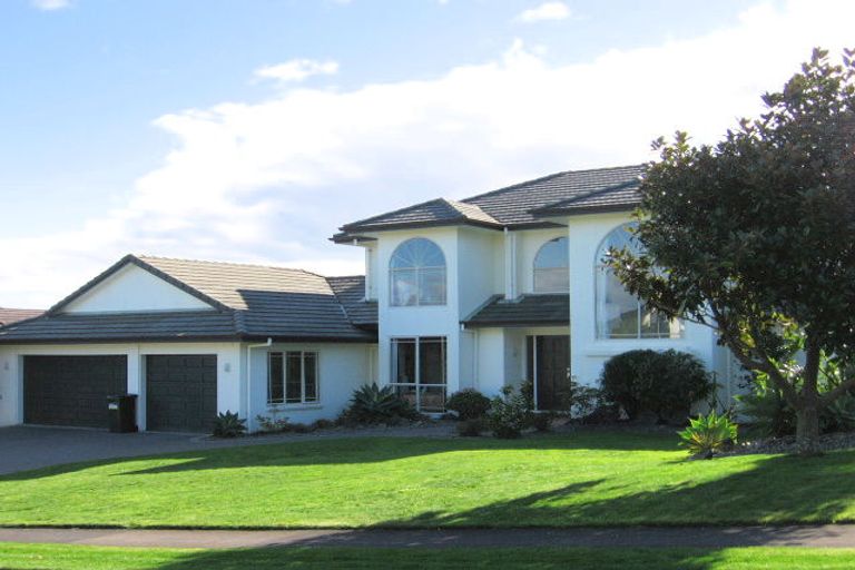 Photo of property in 6 San Jose Rise, Shamrock Park, Auckland, 2016