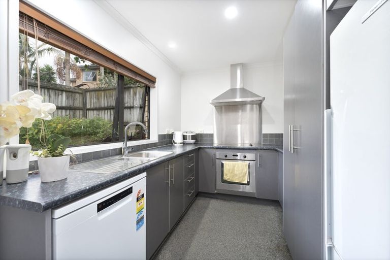 Photo of property in 15 Lake Panorama Drive, Henderson, Auckland, 0612