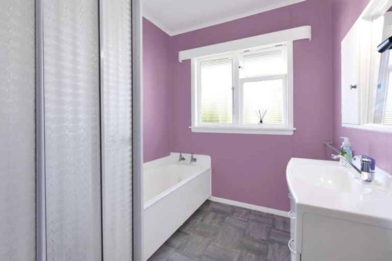 Photo of property in 9a Chilman Street, Strandon, New Plymouth, 4312