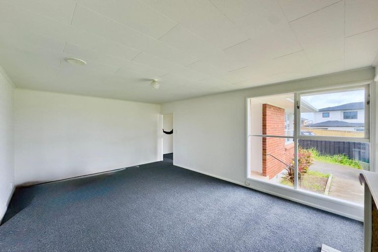 Photo of property in 17 Geoffrey Place, Mangere East, Auckland, 2024