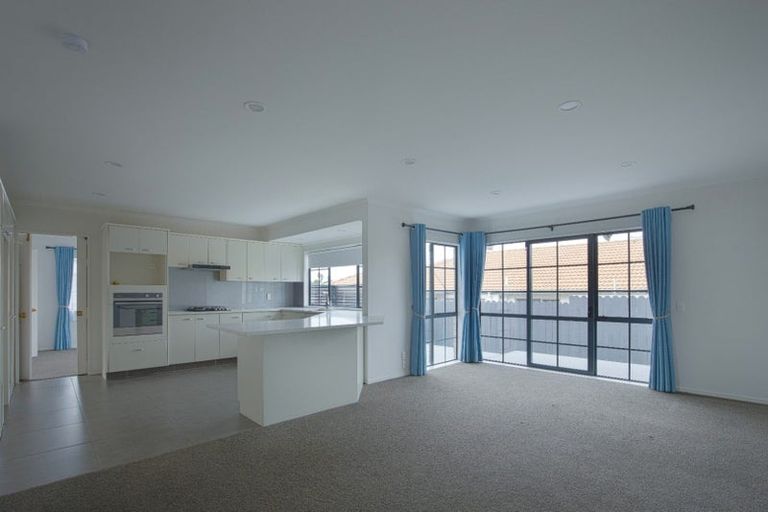 Photo of property in 8 Highgate Place, Somerville, Auckland, 2014