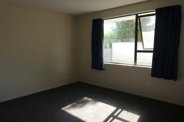 Photo of property in 2/14 Siska Place, Upper Riccarton, Christchurch, 8041