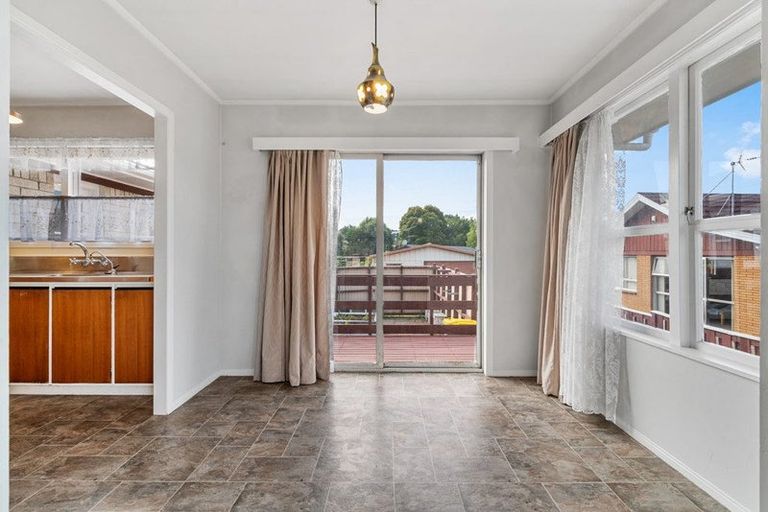 Photo of property in 42 Ray Small Drive, Pahurehure, Papakura, 2113