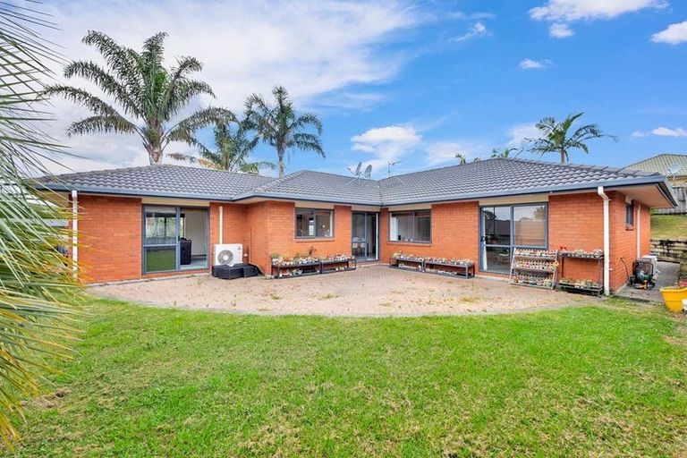 Photo of property in 10 Chelmsley Avenue, Henderson, Auckland, 0612