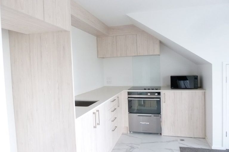 Photo of property in 2/41 Kervil Avenue, Te Atatu Peninsula, Auckland, 0610