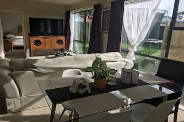 Photo of property in 16 Ropiha Street, Fitzroy, New Plymouth, 4312