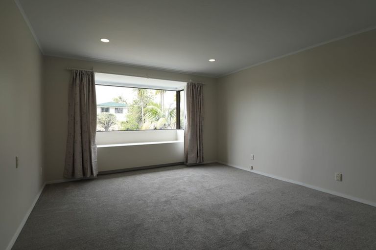 Photo of property in 118 Glenmore Road, Sunnyhills, Auckland, 2010