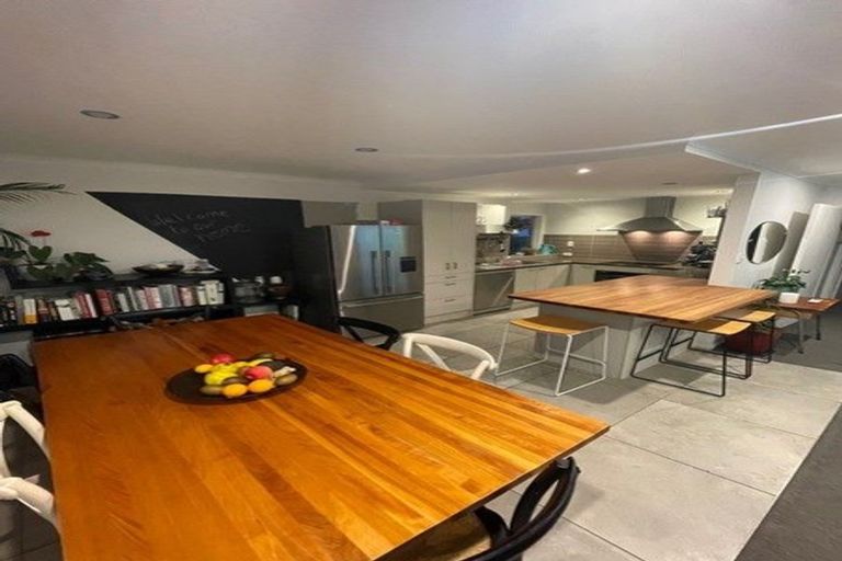 Photo of property in 1/196 Lake Road, Belmont, Auckland, 0622