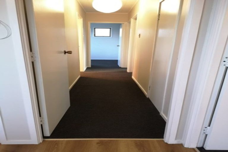 Photo of property in 8 Aquarius Avenue, Glen Eden, Auckland, 0602