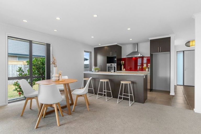 Photo of property in 20 Kowi Lakes Drive, One Tree Point, 0118