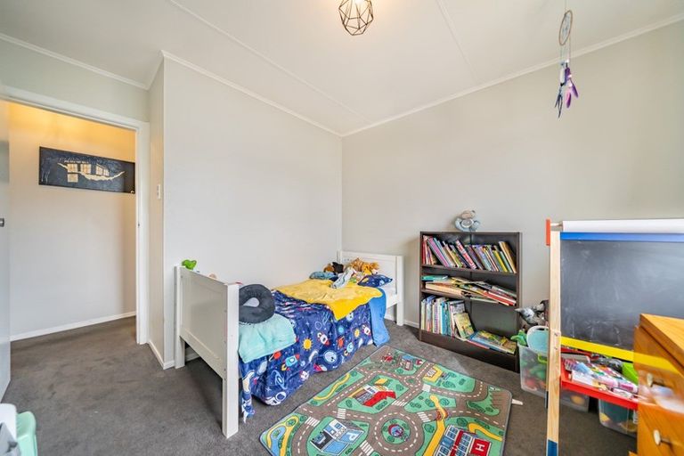 Photo of property in 63 Norana Road, Timberlea, Upper Hutt, 5018