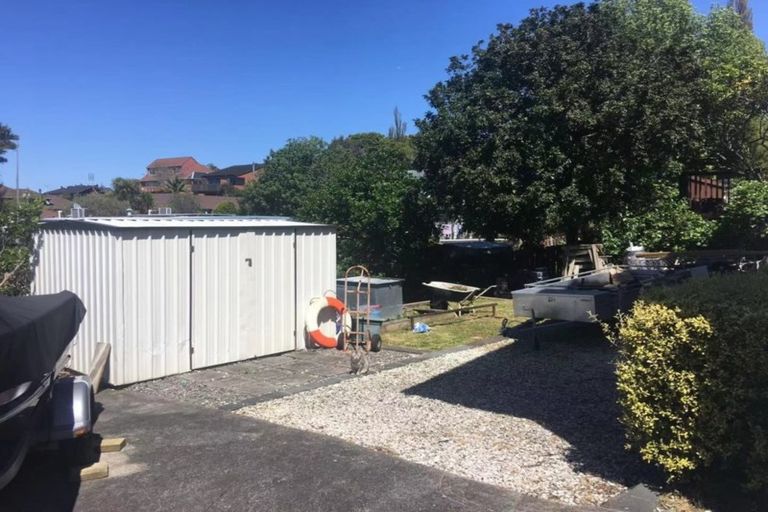 Photo of property in 224 Glamorgan Drive, Northcross, Auckland, 0630