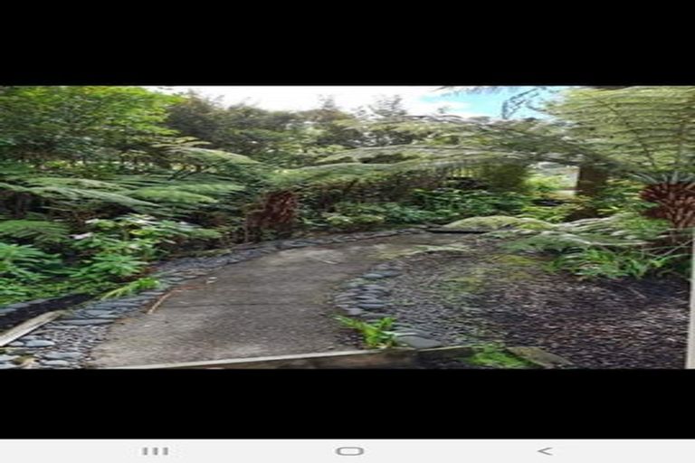 Photo of property in 71 Coulter Road, Henderson Valley, Auckland, 0614