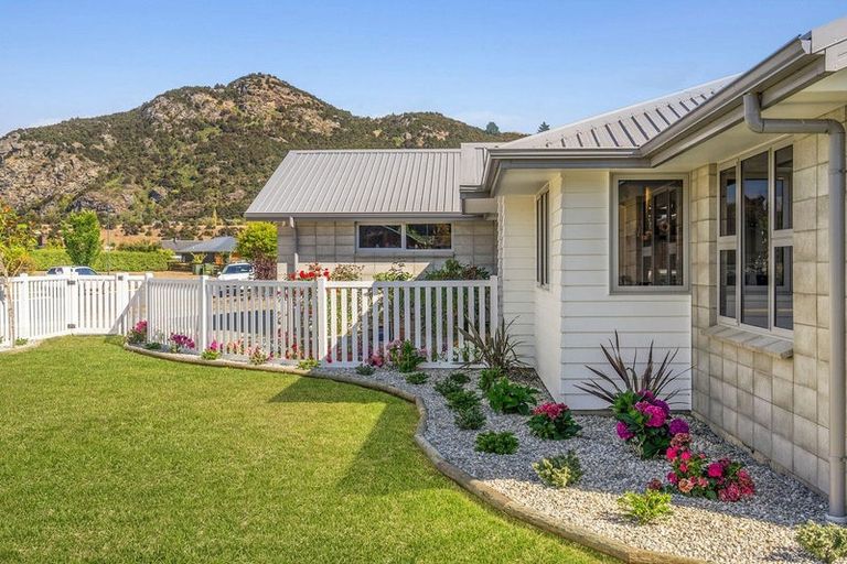 Photo of property in 18 Finch Street, Albert Town, Wanaka, 9305