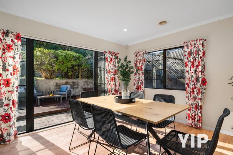 Photo of property in 13 Kilkelly Close, Tawa, Wellington, 5028