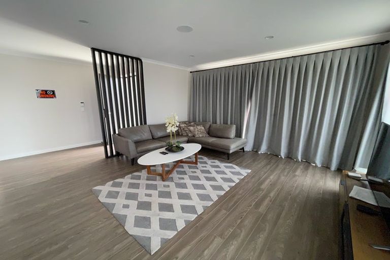 Photo of property in 13 Tawatawa Street, Long Bay, Auckland, 0630