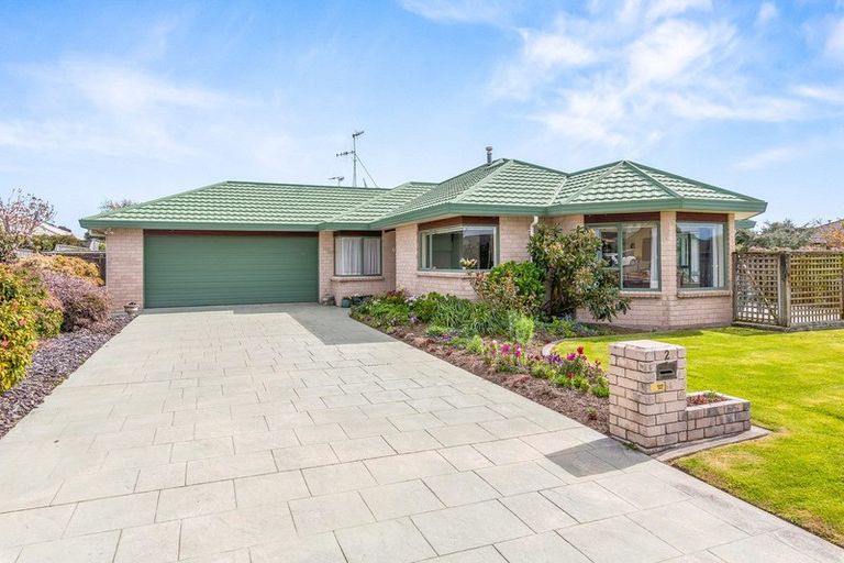 Photo of property in 2 Kaye's Place, Paraparaumu Beach, Paraparaumu, 5032