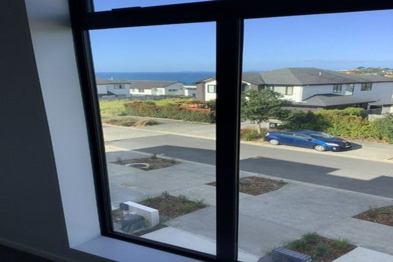 Photo of property in 51 Bearing Parade, Long Bay, Auckland, 0630