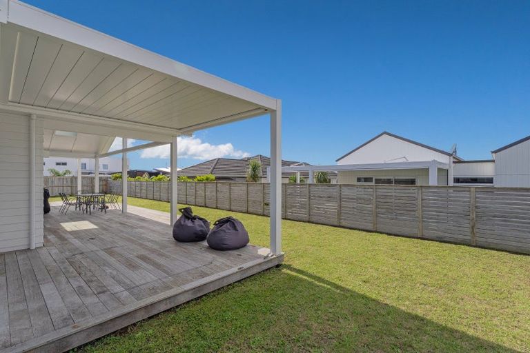 Photo of property in 11 Onerere Drive, Whitianga, 3510