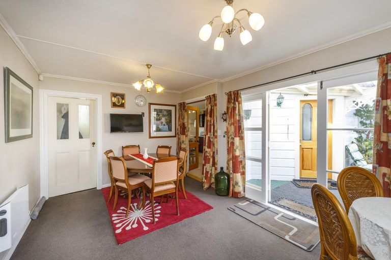Photo of property in 1 Bryant Street, Takaro, Palmerston North, 4412