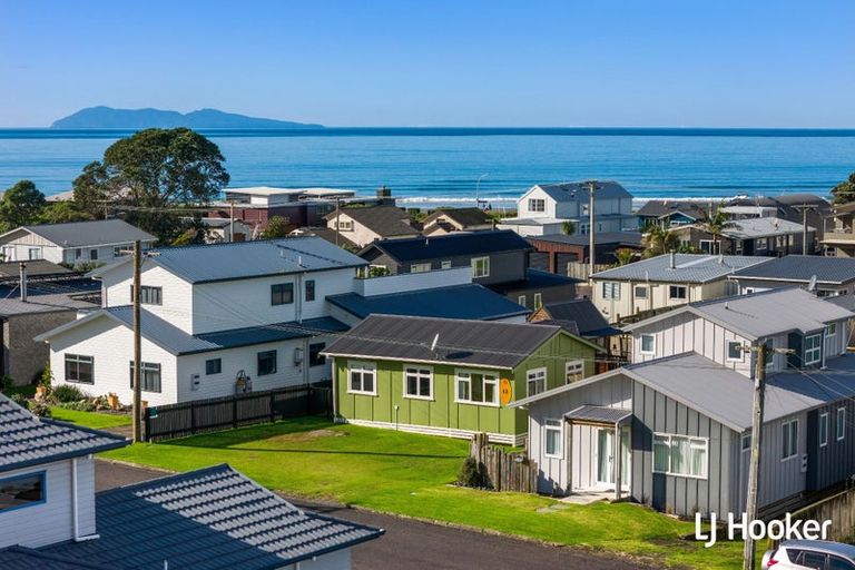 Photo of property in 12 Marine Avenue, Waihi Beach, 3611
