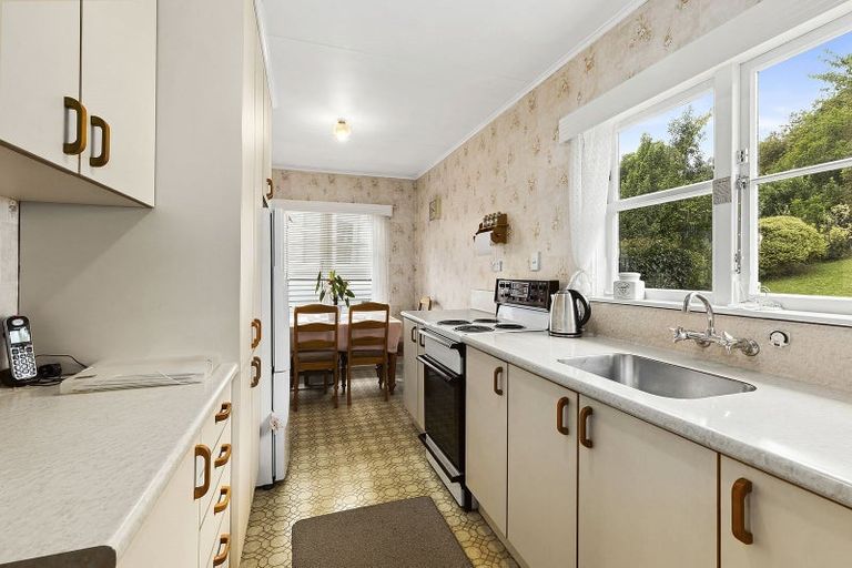 Photo of property in 57 Taylor Terrace, Tawa, Wellington, 5028