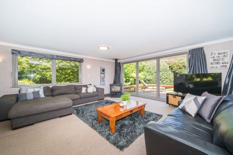 Photo of property in 17 Swansea Street, Hokowhitu, Palmerston North, 4410