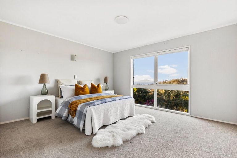 Photo of property in 29 Jellicoe Road, Murrays Bay, Auckland, 0630