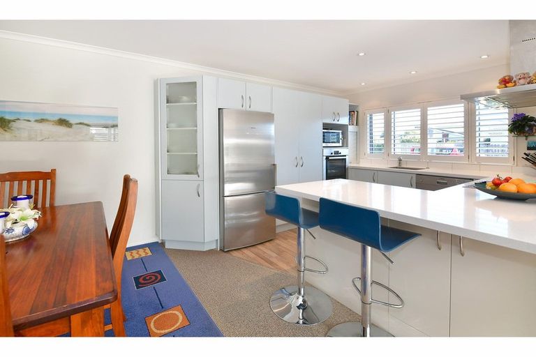 Photo of property in 31 Elizabeth Street, Orewa, 0931
