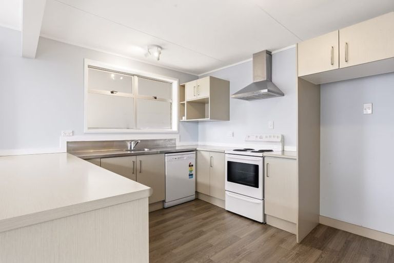 Photo of property in 86 Tamatea Road, Taupo, 3330