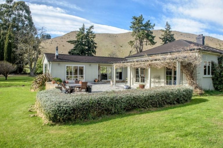 Photo of property in 2353 Tarras - Cromwell Road, Tarras, Cromwell, 9383