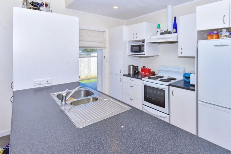 Photo of property in 10 Berkeley Road, Manurewa, Auckland, 2102