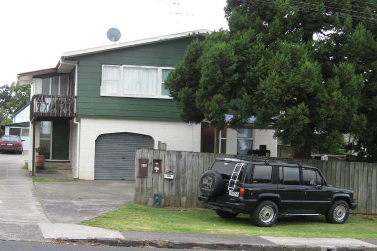 Photo of property in 2/210 Sunnynook Road, Totara Vale, Auckland, 0627