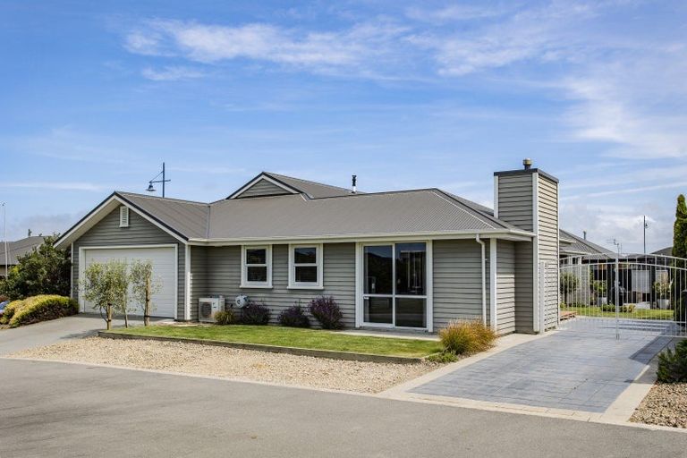 Photo of property in 10 Kuta Street, Pegasus, 7612