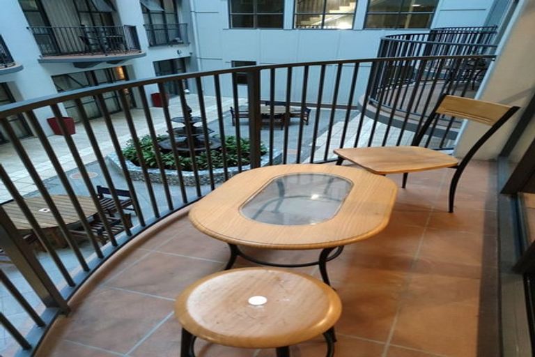 Photo of property in Atrium Apartments, 2i/154 The Terrace, Wellington Central, Wellington, 6011