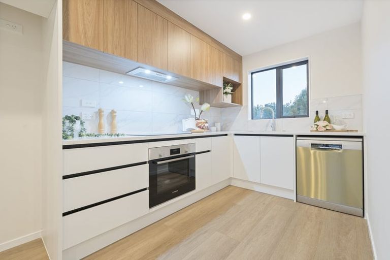 Photo of property in 35a Hereford Street, Te Atatu Peninsula, Auckland, 0610