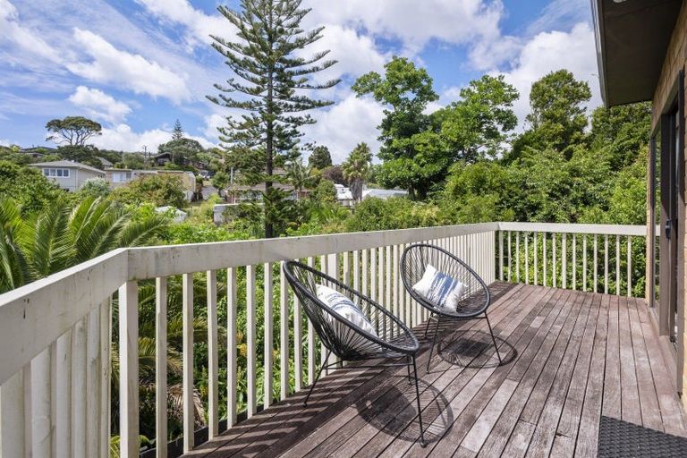 Photo of property in 10c Matipo Road, Mairangi Bay, Auckland, 0630
