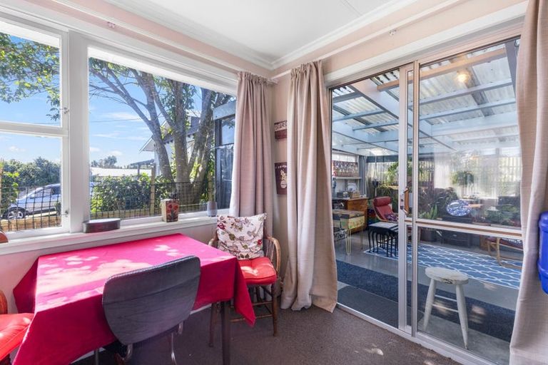 Photo of property in 8 Omata Road, Westown, New Plymouth, 4310