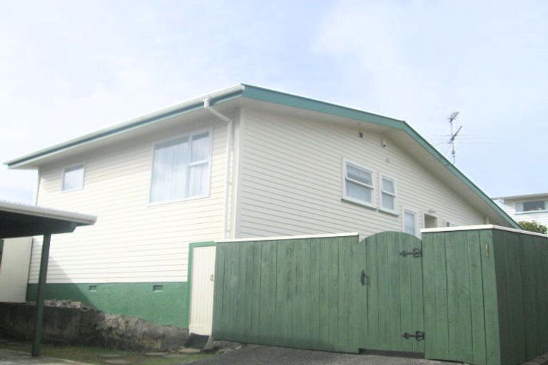 Photo of property in 1 Lilac Lane, Maungaraki, Lower Hutt, 5010